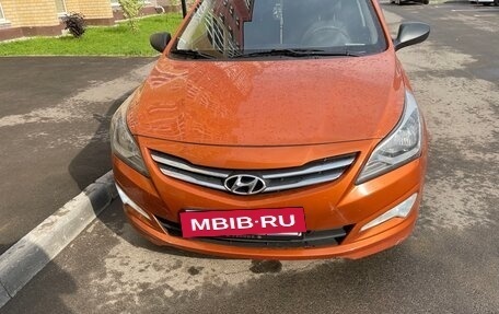 Hyundai Solaris II рестайлинг, 2015 год, 800 000 рублей, 2 фотография