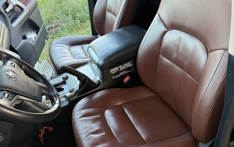 Toyota Land Cruiser 200, 2016 год, 6 600 000 рублей, 6 фотография
