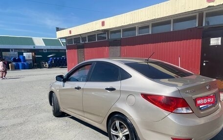 Hyundai Solaris II рестайлинг, 2011 год, 545 000 рублей, 4 фотография
