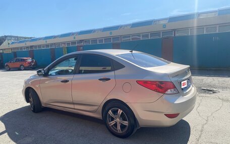 Hyundai Solaris II рестайлинг, 2011 год, 545 000 рублей, 8 фотография