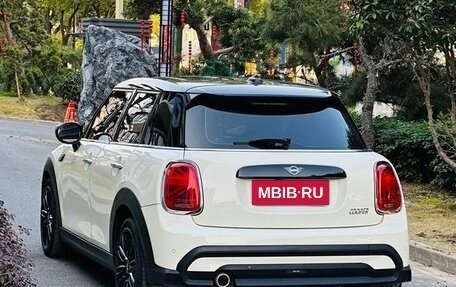 MINI Hatch, 2022 год, 1 990 000 рублей, 4 фотография