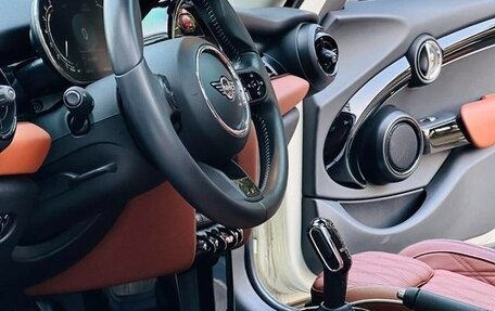MINI Hatch, 2022 год, 1 990 000 рублей, 11 фотография