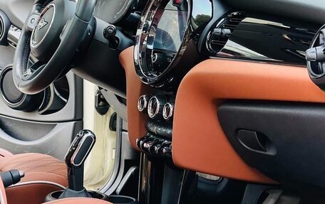 MINI Hatch, 2022 год, 1 990 000 рублей, 13 фотография