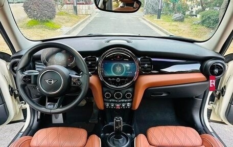 MINI Hatch, 2022 год, 1 990 000 рублей, 16 фотография