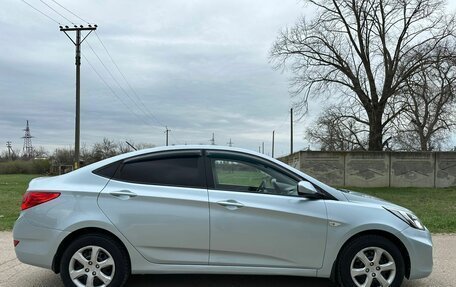 Hyundai Solaris II рестайлинг, 2011 год, 550 000 рублей, 3 фотография