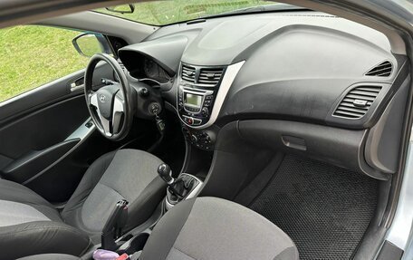 Hyundai Solaris II рестайлинг, 2011 год, 550 000 рублей, 6 фотография
