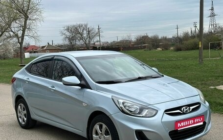 Hyundai Solaris II рестайлинг, 2011 год, 550 000 рублей, 4 фотография
