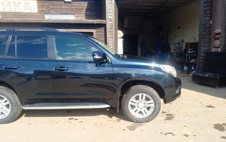 Toyota Land Cruiser Prado 150 рестайлинг 2, 2011 год, 2 500 000 рублей, 11 фотография