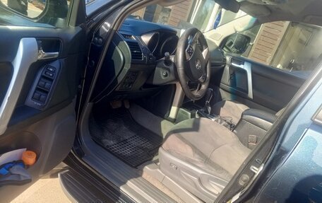 Toyota Land Cruiser Prado 150 рестайлинг 2, 2011 год, 2 500 000 рублей, 9 фотография