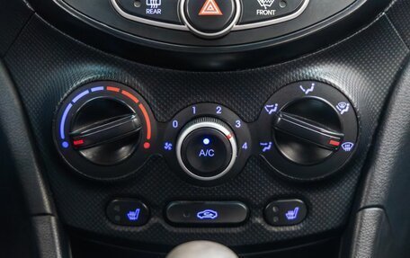 Hyundai Solaris II рестайлинг, 2013 год, 798 000 рублей, 28 фотография