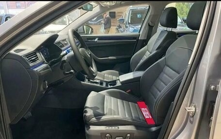 Skoda Superb III рестайлинг, 2025 год, 3 890 000 рублей, 10 фотография
