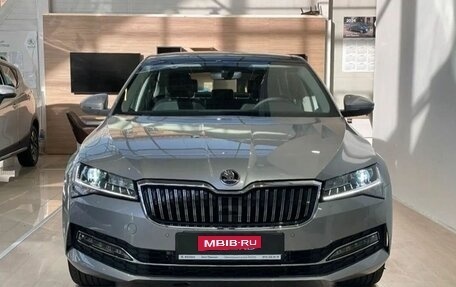 Skoda Superb III рестайлинг, 2025 год, 3 890 000 рублей, 3 фотография