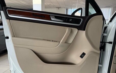 Volkswagen Touareg III, 2012 год, 2 020 000 рублей, 13 фотография