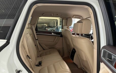 Volkswagen Touareg III, 2012 год, 2 020 000 рублей, 24 фотография