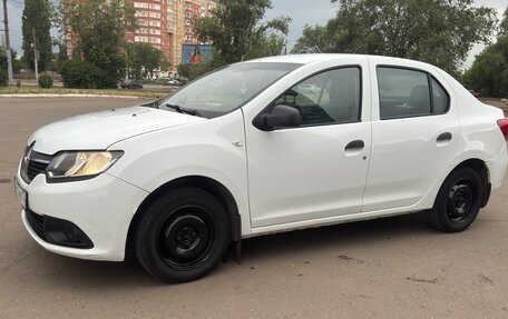 Renault Logan II, 2017 год, 450 000 рублей, 2 фотография