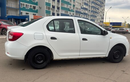 Renault Logan II, 2017 год, 450 000 рублей, 3 фотография