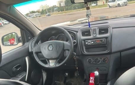 Renault Logan II, 2017 год, 450 000 рублей, 5 фотография