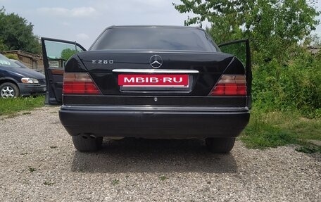 Mercedes-Benz E-Класс, 1993 год, 950 000 рублей, 2 фотография