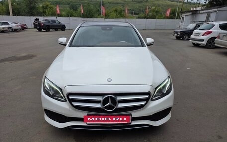 Mercedes-Benz E-Класс, 2016 год, 3 300 000 рублей, 4 фотография