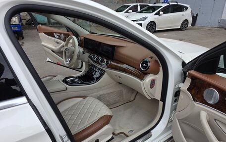Mercedes-Benz E-Класс, 2016 год, 3 300 000 рублей, 14 фотография