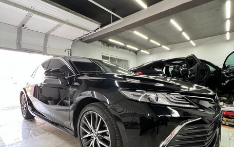 Toyota Camry, 2023 год, 3 200 000 рублей, 2 фотография
