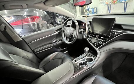Toyota Camry, 2023 год, 3 200 000 рублей, 10 фотография