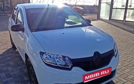 Renault Logan II, 2017 год, 680 000 рублей, 2 фотография