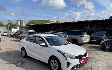 KIA Rio IV, 2022 год, 1 827 000 рублей, 2 фотография
