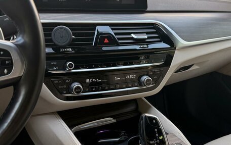 BMW 5 серия, 2019 год, 5 300 000 рублей, 15 фотография