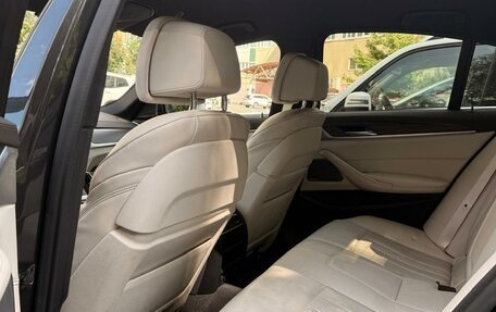 BMW 5 серия, 2019 год, 5 300 000 рублей, 18 фотография