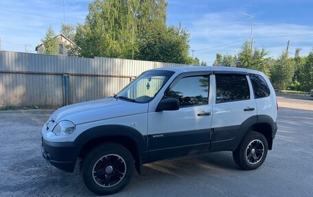 Chevrolet Niva I рестайлинг, 2018 год, 679 000 рублей, 9 фотография