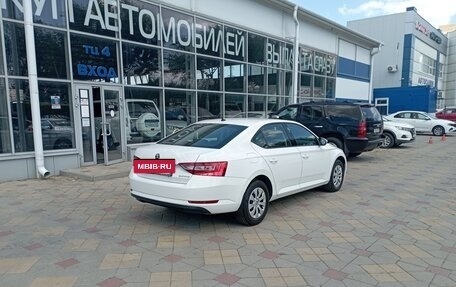 Skoda Superb III рестайлинг, 2019 год, 2 190 000 рублей, 3 фотография