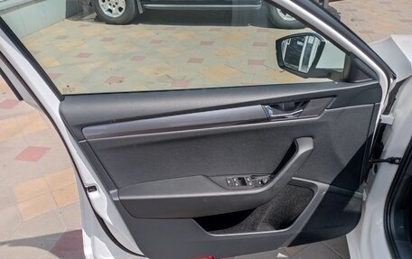 Skoda Superb III рестайлинг, 2019 год, 2 190 000 рублей, 13 фотография