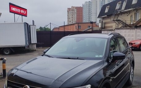 Volkswagen Tiguan II, 2019 год, 2 300 000 рублей, 1 фотография