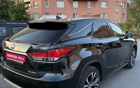 Lexus RX IV рестайлинг, 2021 год, 5 500 000 рублей, 6 фотография