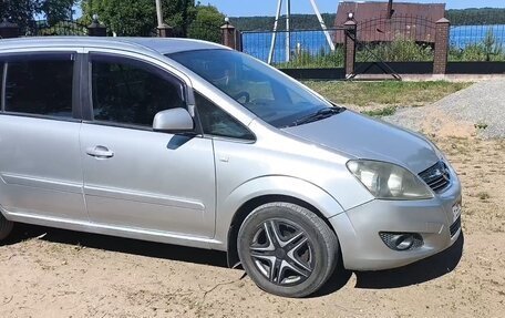 Opel Zafira B, 2011 год, 625 000 рублей, 2 фотография