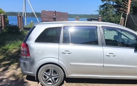 Opel Zafira B, 2011 год, 625 000 рублей, 4 фотография