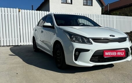 KIA Rio IV, 2018 год, 899 000 рублей, 2 фотография