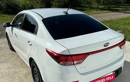 KIA Rio IV, 2018 год, 899 000 рублей, 5 фотография