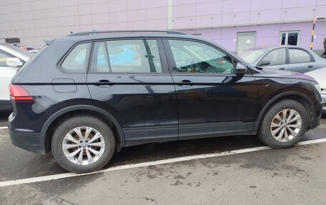 Volkswagen Tiguan II, 2019 год, 2 300 000 рублей, 4 фотография