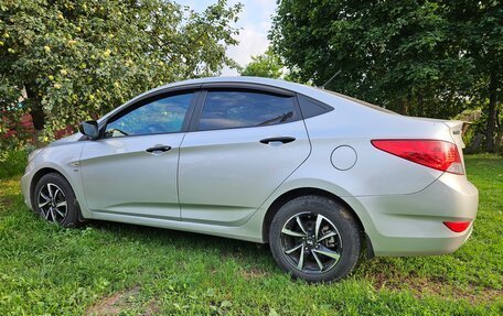 Hyundai Solaris II рестайлинг, 2014 год, 800 000 рублей, 4 фотография