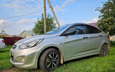 Hyundai Solaris II рестайлинг, 2014 год, 800 000 рублей, 14 фотография