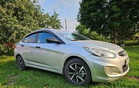 Hyundai Solaris II рестайлинг, 2014 год, 800 000 рублей, 8 фотография