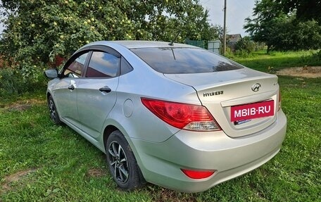 Hyundai Solaris II рестайлинг, 2014 год, 800 000 рублей, 5 фотография