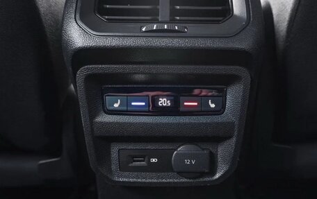Volkswagen Tiguan II, 2018 год, 2 400 000 рублей, 12 фотография