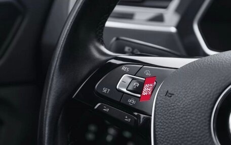 Volkswagen Tiguan II, 2018 год, 2 400 000 рублей, 14 фотография