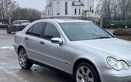 Mercedes-Benz C-Класс, 2005 год, 555 555 рублей, 3 фотография