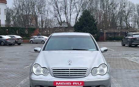 Mercedes-Benz C-Класс, 2005 год, 555 555 рублей, 2 фотография