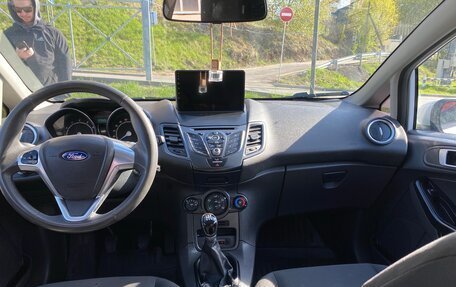 Ford Fiesta, 2016 год, 820 000 рублей, 12 фотография
