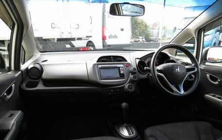 Honda Fit III, 2011 год, 900 000 рублей, 10 фотография